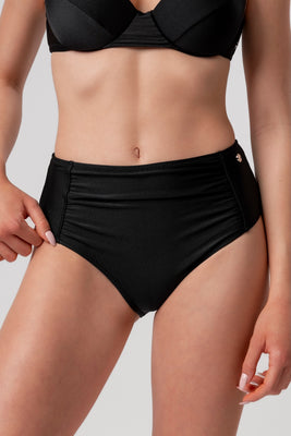 Magas derekú bikinialsók Nadando