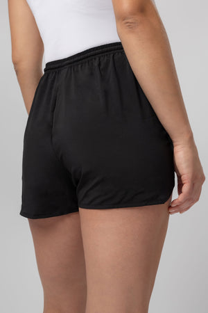 lelosi shortok prijateljica 1